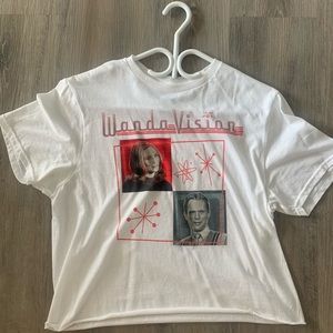 Women’s large white wandavision cropped shirt from hot topic.